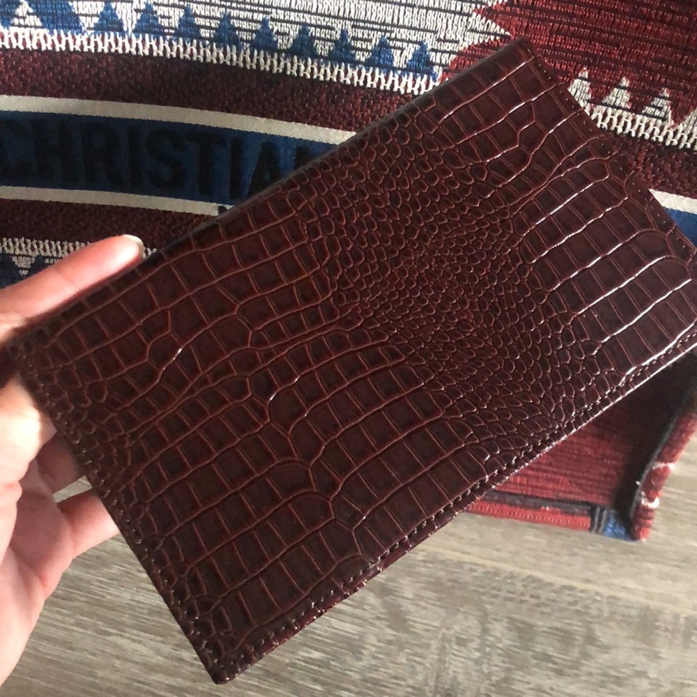 24 card wallet. Cruelty free Black or Chocolate